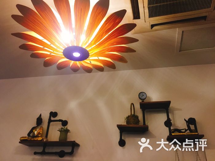 “爱游戏(ayx)中国官方网站”曝蒿俊闵主动将11号球衣让给艾克森 自己改穿8号(图1) 爱游戏(ayx)中国官方网站