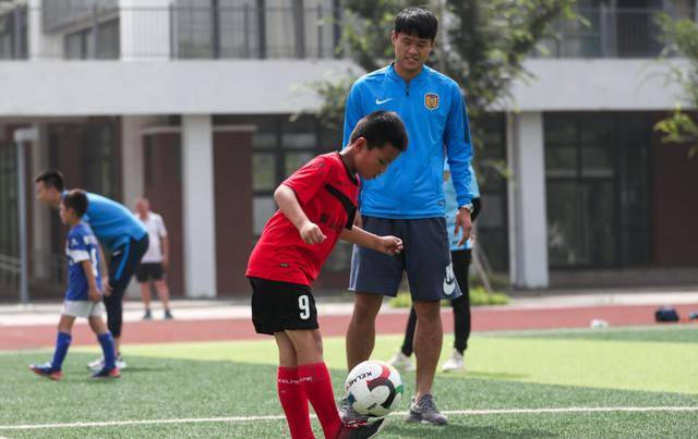 “爱游戏(ayx)中国官方网站”
国足名单5大争议:4位门将 中超冠军仅2人 归化国脚落选(图6) “爱游戏(ayx)中国官方网站”
国足名单5大争议:4位门将 中超冠军仅2人 归化国脚落选(图6)