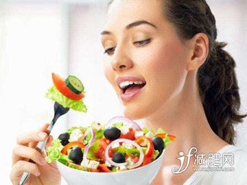 “爱游戏(ayx)中国官方网站”
国足名单5大争议:4位门将 中超冠军仅2人 归化国脚落选(图8) ayx官网