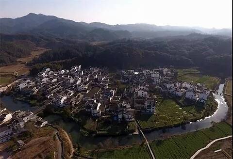 【ayx官网】皮克:梅西比C罗更有天赋(图2) 爱游戏(ayx)中国官方网站